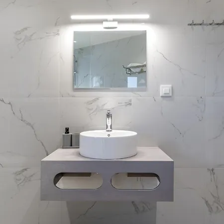Anele Luxury - Roof Jacuzzi Apartament *