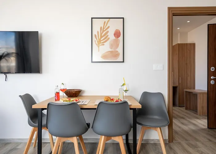 Anele Luxury - Roof Jacuzzi